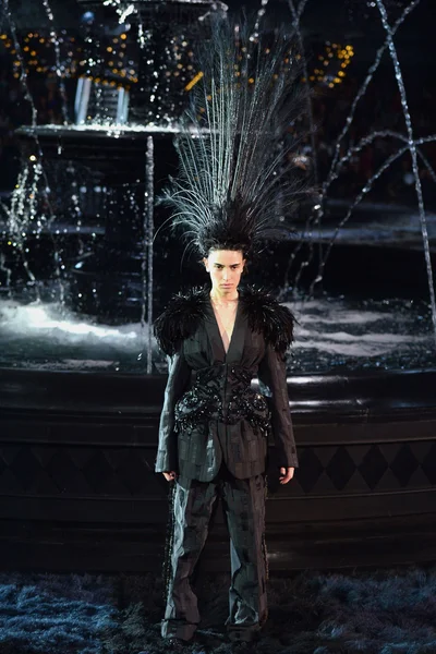 Look 37